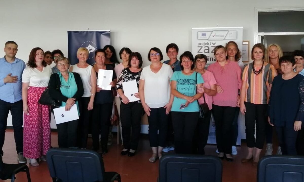 USPJEŠNO ZAVRŠENO OBRAZOVANJE ZA 15 POLAZNICA PROGRAMA OSPOSOBLJAVANJA ZA POSLOVE GERONTODOMAĆICE U PROGRAMU ZAŽELI OPĆINA PLAŠKI