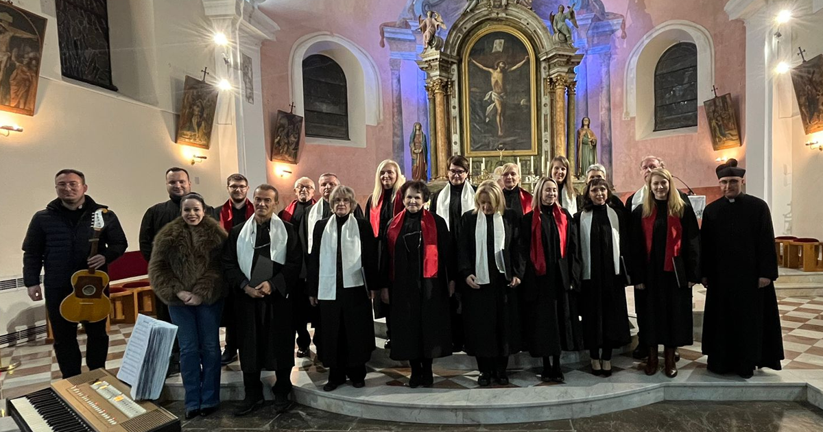 IZVRSTAN SVEČANI KONCERT PJEVAČKOG ZBORA CRUX
